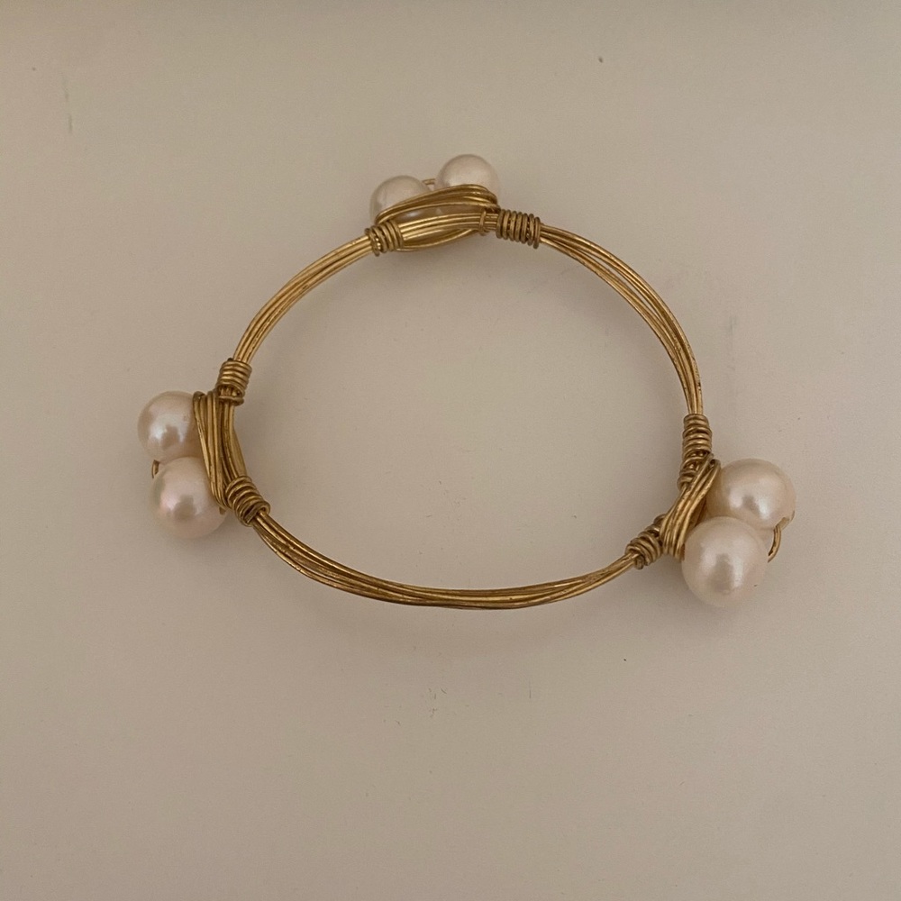 Gold Wire Pearl Bracelet